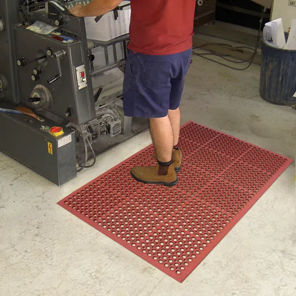Top Deck Floor mat 900mm x 1500mm x12mm NEOPRENE - Red Anti - fatigue Floormat COOLANT RESISTANT