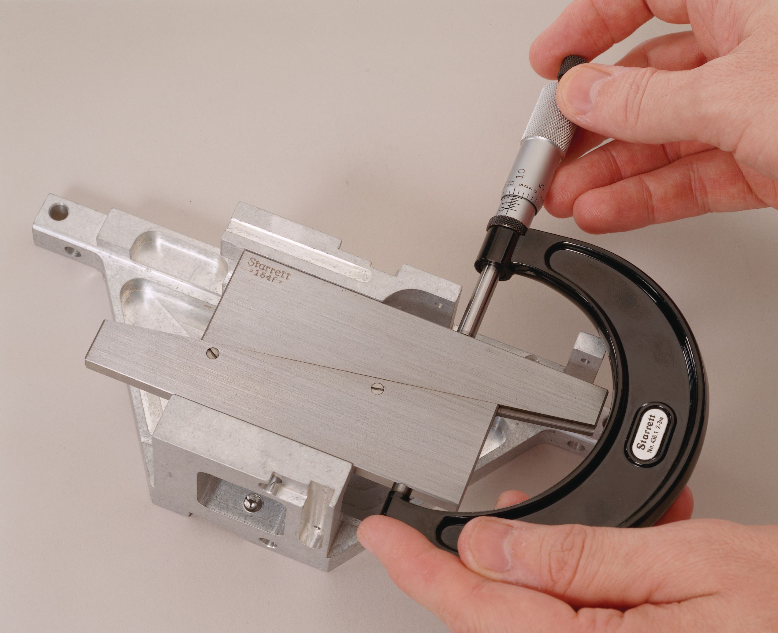 Starrett Adjustable Parallel 5 1/16in (130mm) 1 3/4 -2 1/4in Range 154F Adjustable Parallel - Image 4