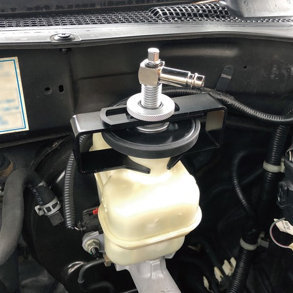 TOLEDO BRAKE BLEED ADAPTOR UNIVERSAL - Image 2