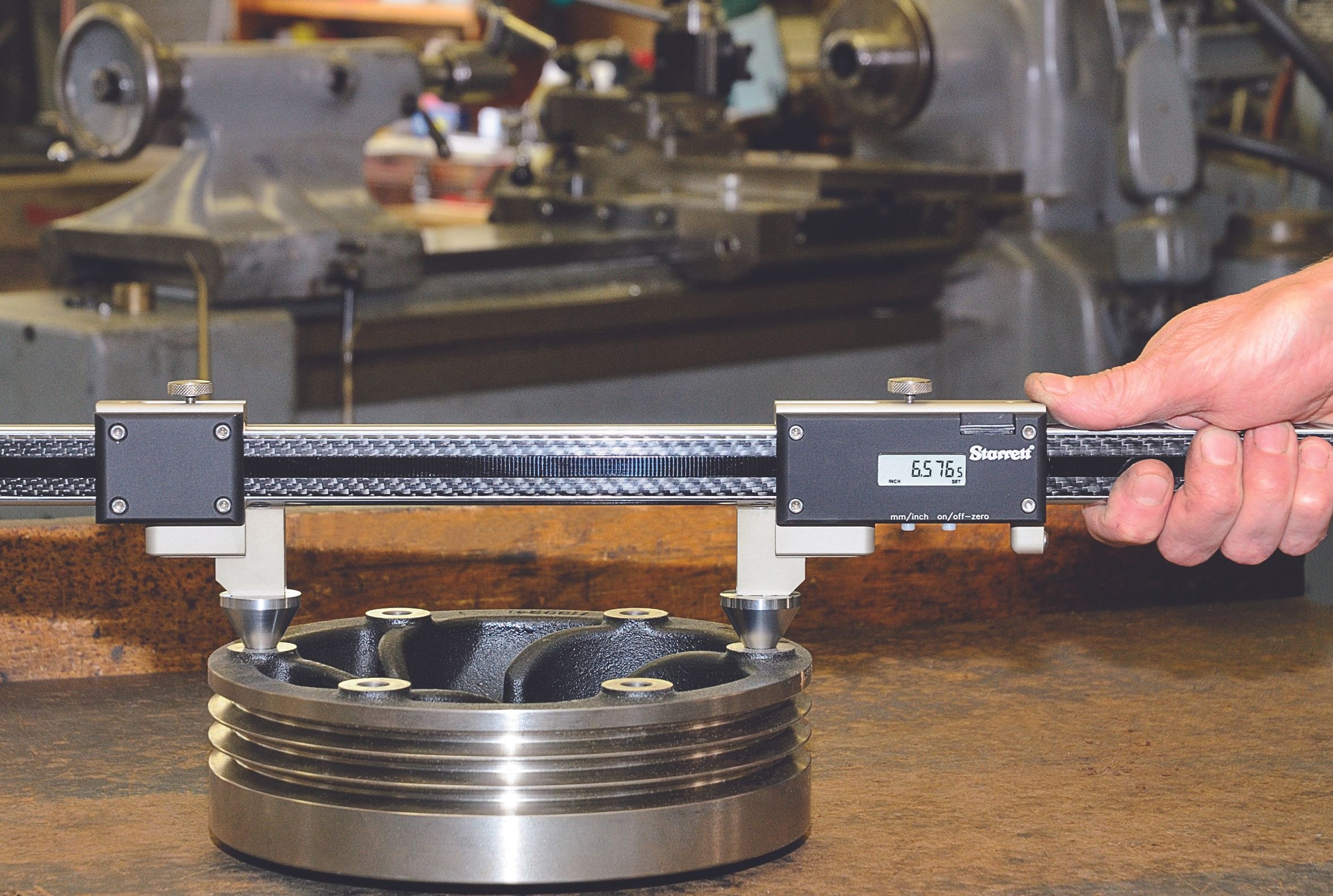 Starrett ELECTRONIC CARBON FIBER (WATER RESISTANT) CALIPER - DOUBLE SLIDING GAGE - I 5002BZ-24/600 Carbon Fiber Caliper - Image 2