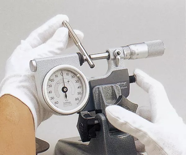 Mitutoyo MICROMETER 0-25MM 510-141 - Image 4