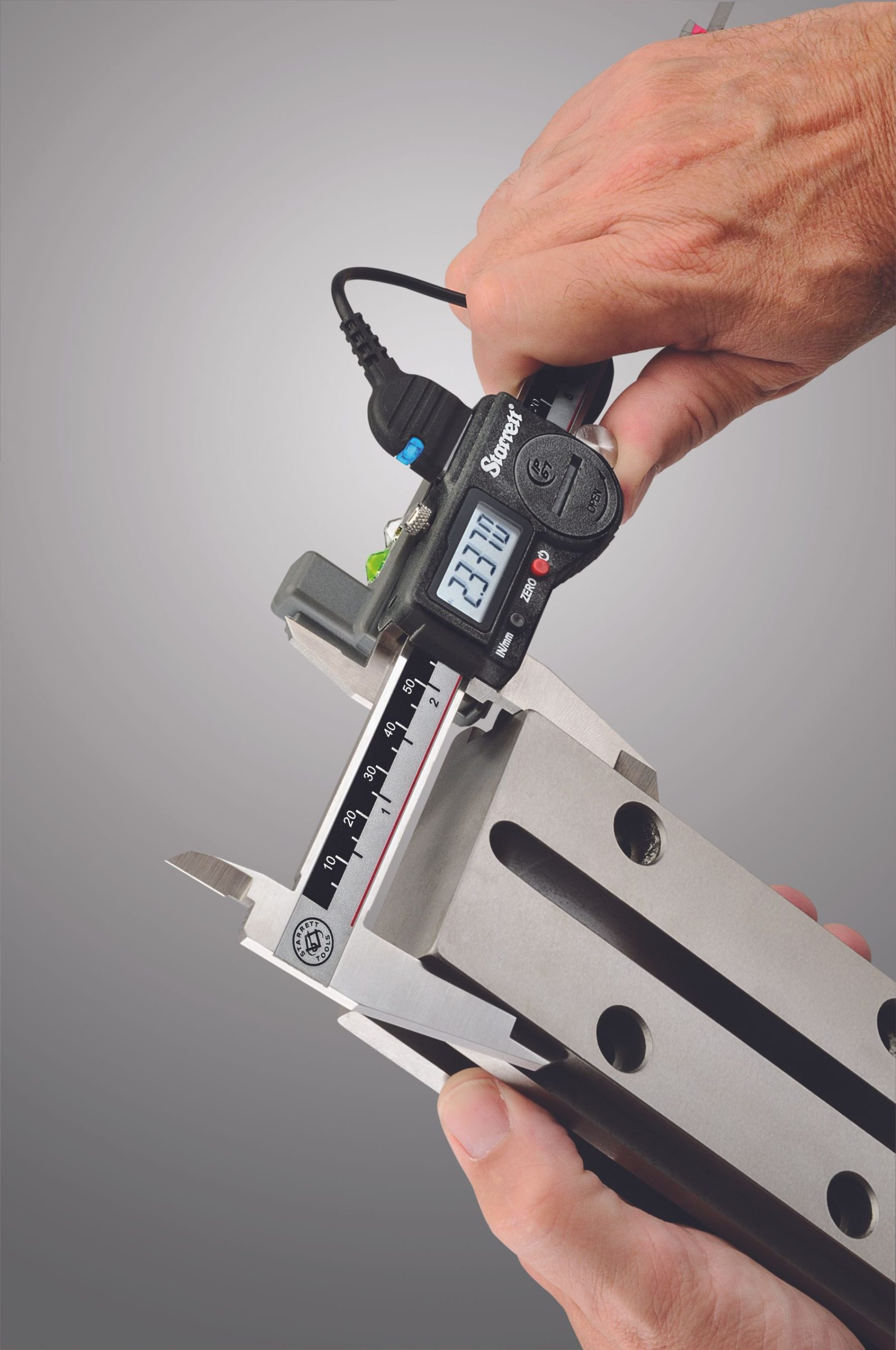 Starrett - IP67 Electronic Digital Caliper 150mm - Image 5