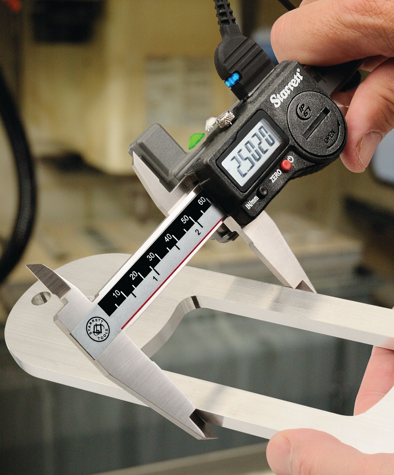 Starrett - IP67 Electronic Digital Caliper 150mm - Image 9