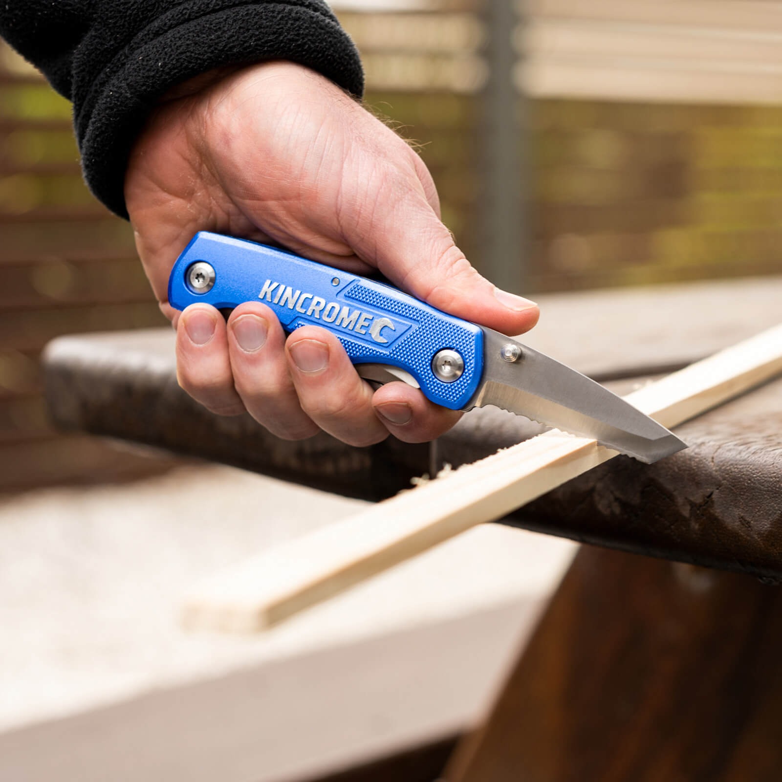 KINCROME K6101 FOLDING UTILITY TRI BLADE - Image 2