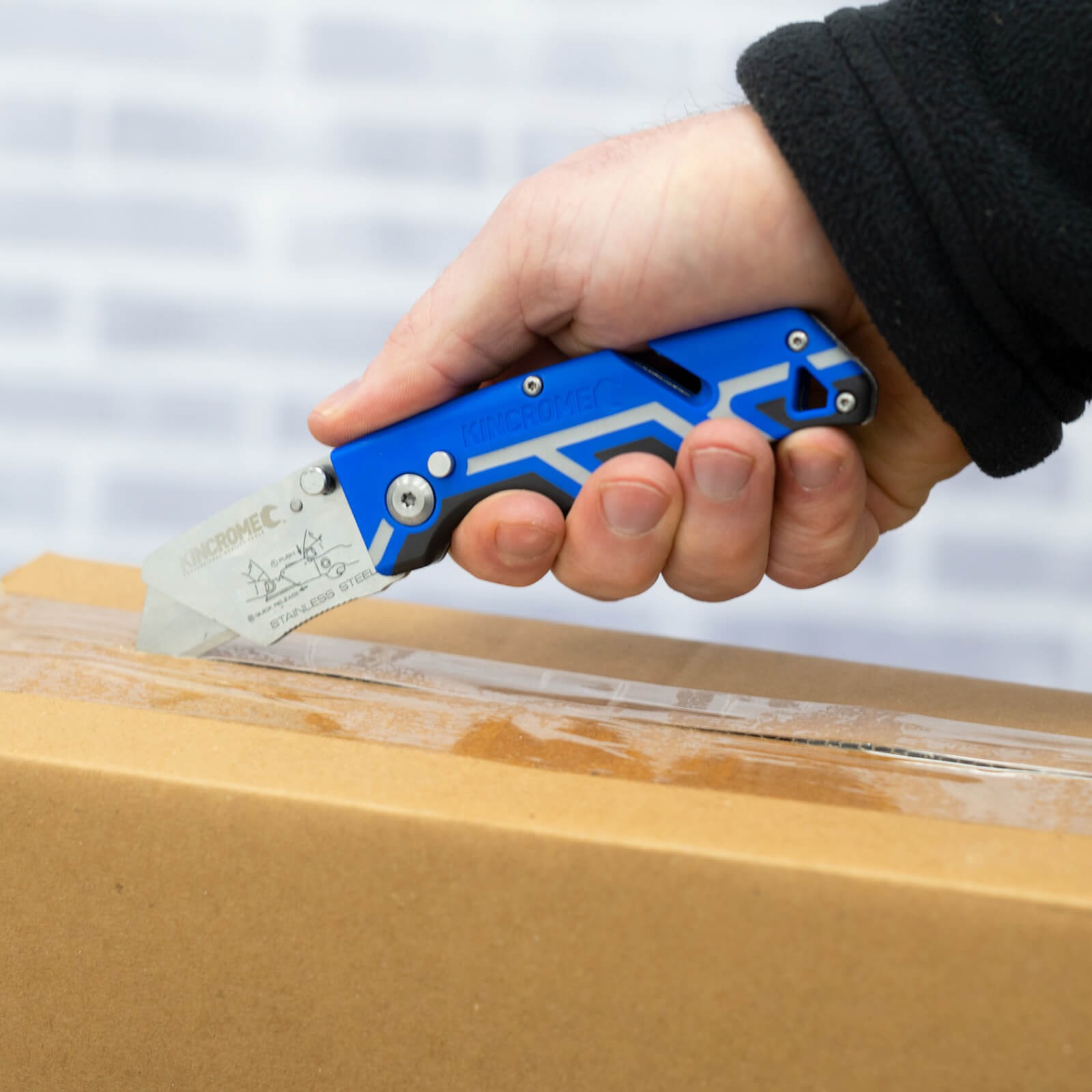 KINCROME K6266 FOLDING UTILITY KNIFE-TRPL GRP - Image 3