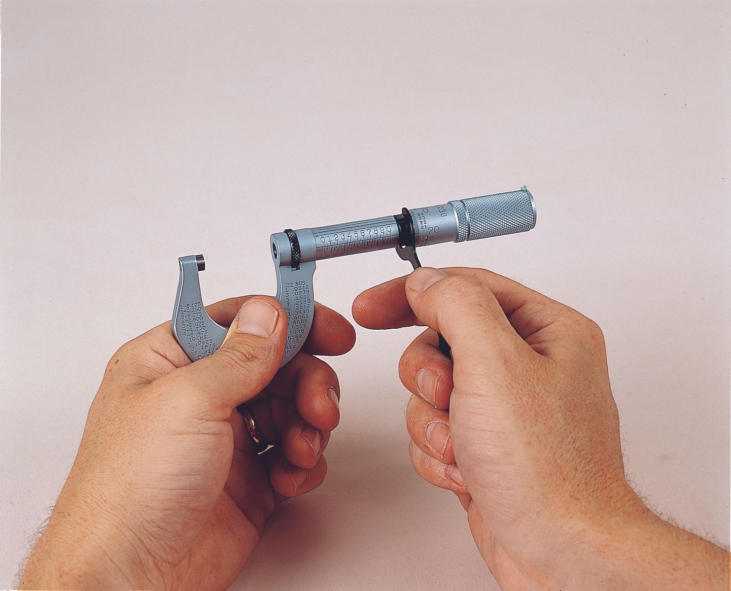 Starrett Micrometer 0-1in Range .0001in Grad Carbide Faces T230XFL Outside Micrometer - Image 7