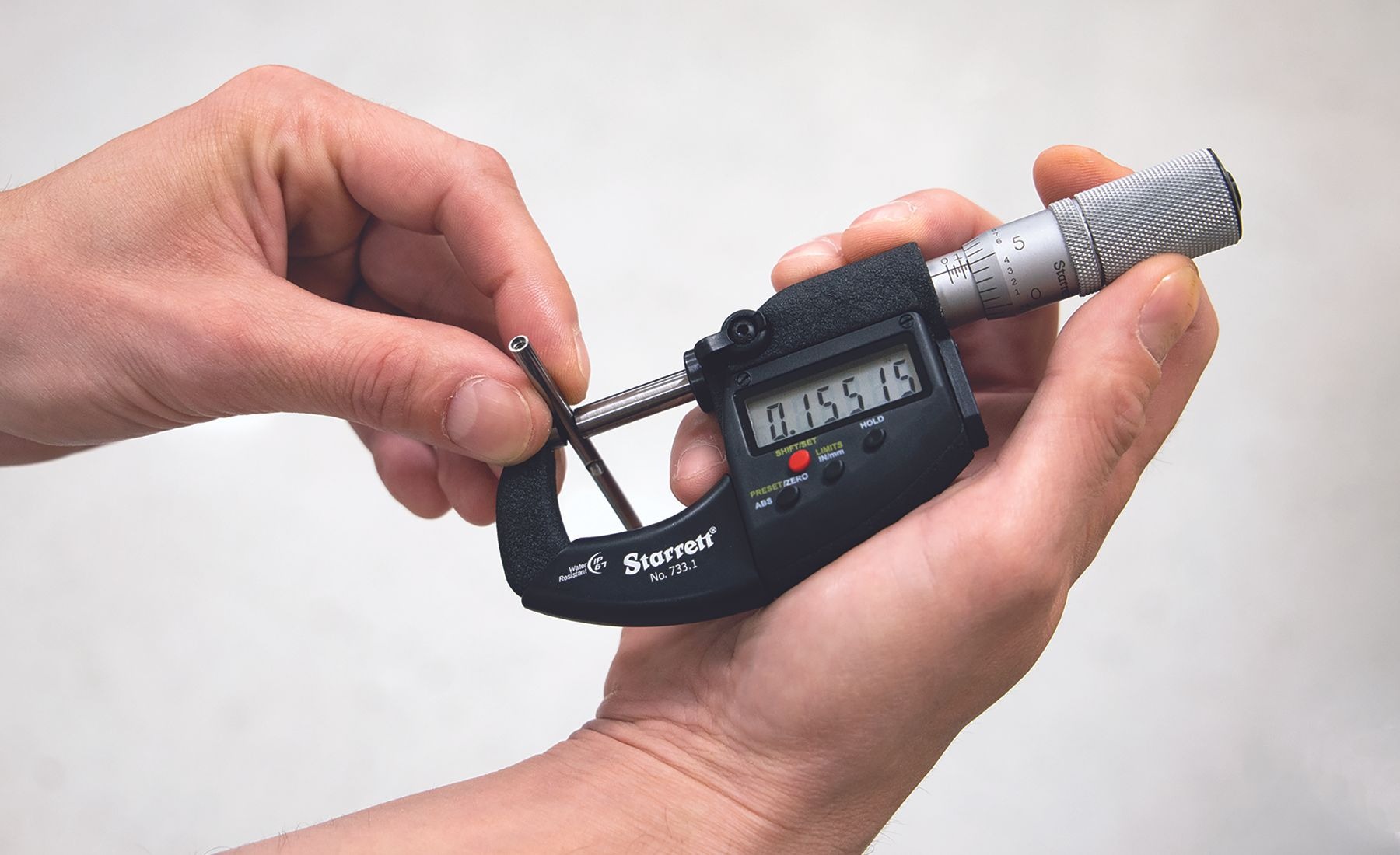 Starrett - Electronic IP67 Mic 0-1in- 0-25mm Res.00005in - .001mm - Image 4